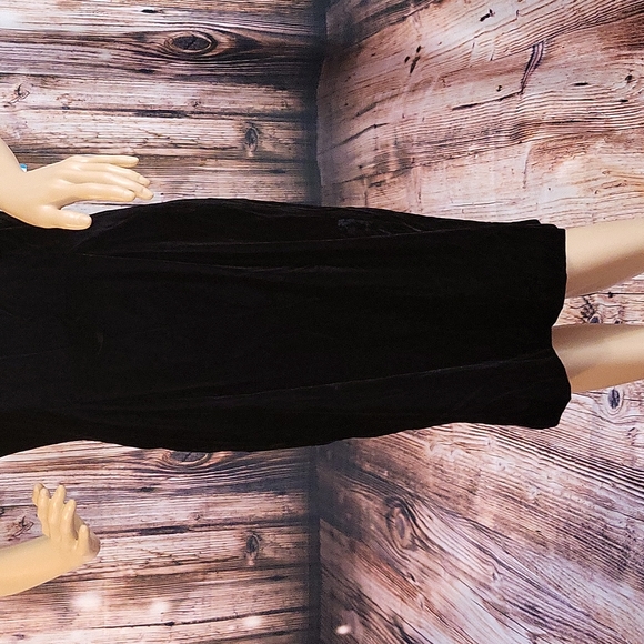 Leslie Fay Women's Black Velvet Dress Size 8 - Picture 2 of 12